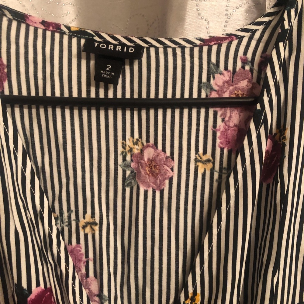 TORRID wrap dress - Picture 2 of 4